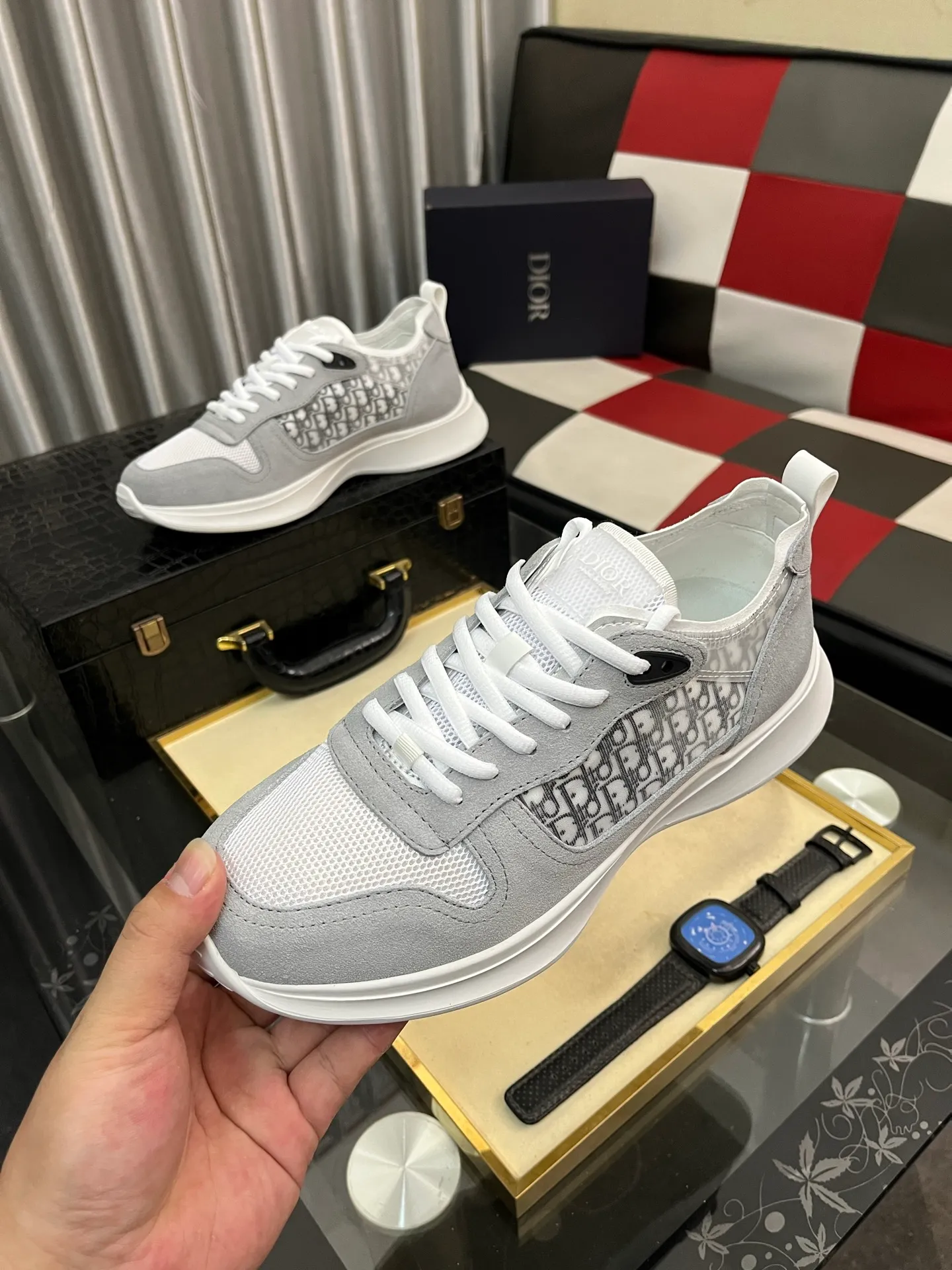 Men's shoes💰: 360⌚️⌚️Dior】Dior's new men's genuine leather casual shoes, the highest version on the market, any comparison is welcome🆚! The original leather has excellent texture and is super high-end! Fetal sheep net lining imported from Italy, removable pad! Luxurious materials and fine workmanship, highly recommended! Code number: 38-444️⃣Colors available